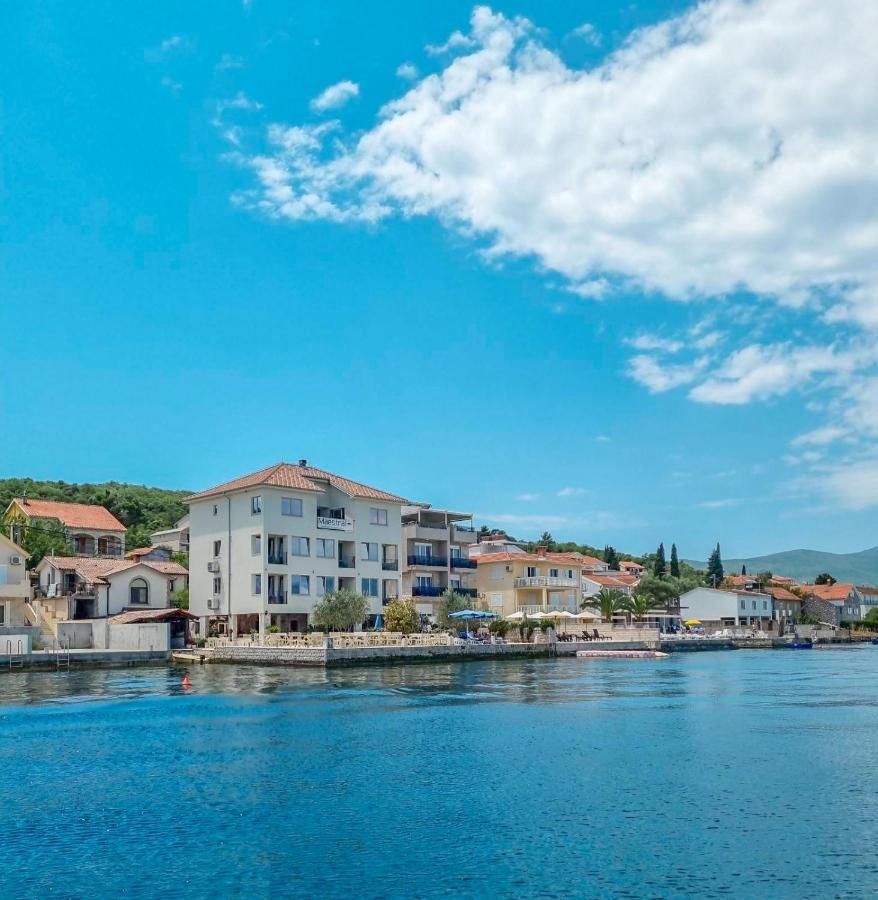 Timea Apartment Tivat Ngoại thất bức ảnh